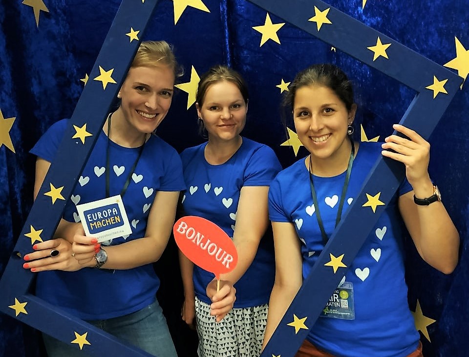 Drei Helferinnen am Stand der Europa-Union Dortmund